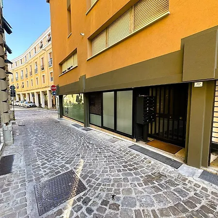 Apartamento Montevecchio - Il Tuo Attico In Centro! *