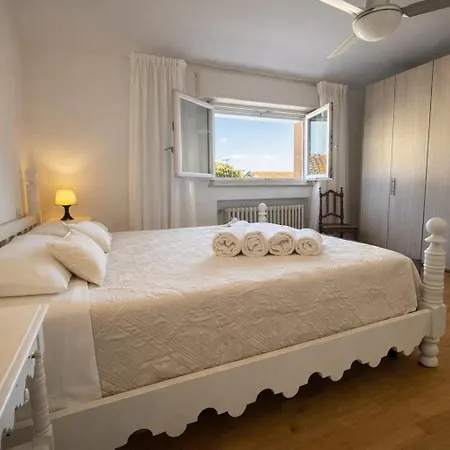 Montevecchio - Il Tuo Attico In Centro! Apartman