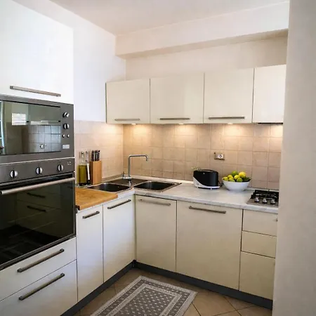 Montevecchio - Il Tuo Attico In Centro! Apartman