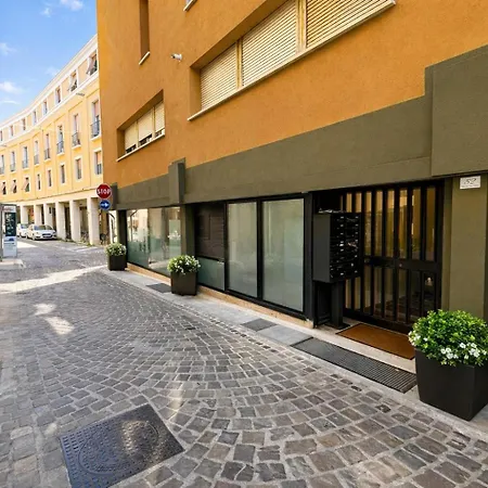Apartman Montevecchio - Il Tuo Attico In Centro! Fano